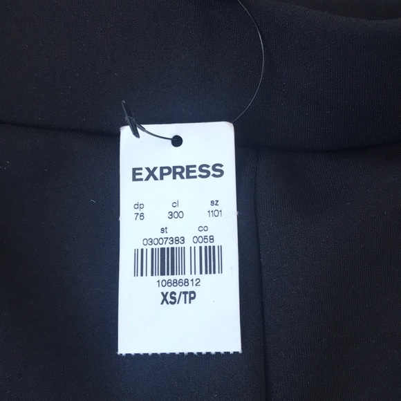 NWT High waisted scallop shorts - Picture 5 of 5